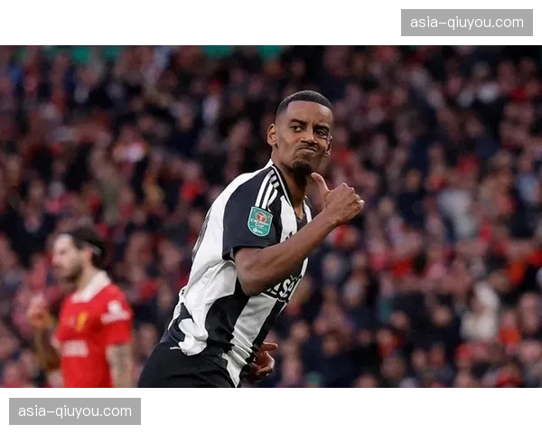 纽卡斯尔伊萨克去留成关键 锋线核心决定球队赛季走向